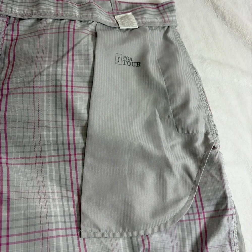 PGA Tour Men's Golf Shorts Size 42 Gray/Pink‎ Plaid Flat Front Polyester